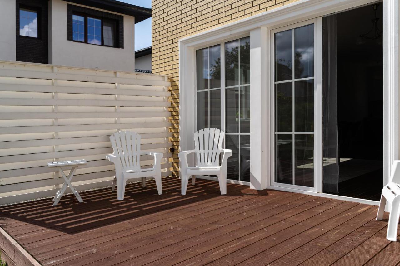 2 House Between Two Lakes VNO Exterior photo