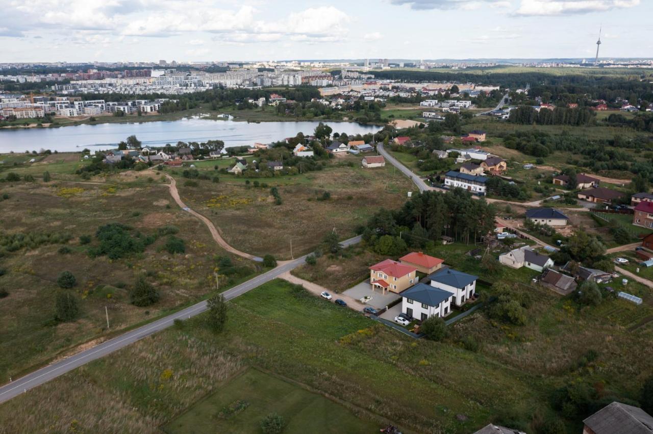 2 House Between Two Lakes VNO Exterior photo