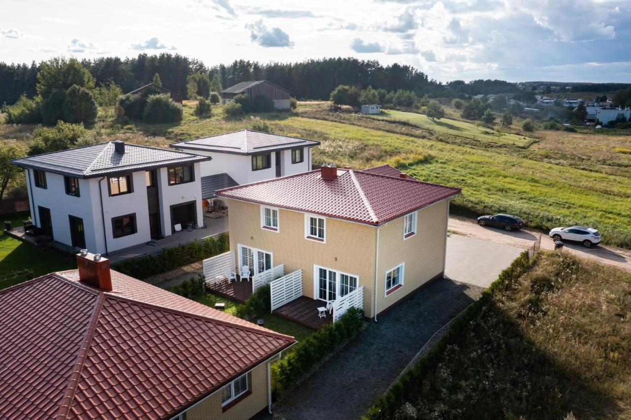 2 House Between Two Lakes VNO Exterior photo