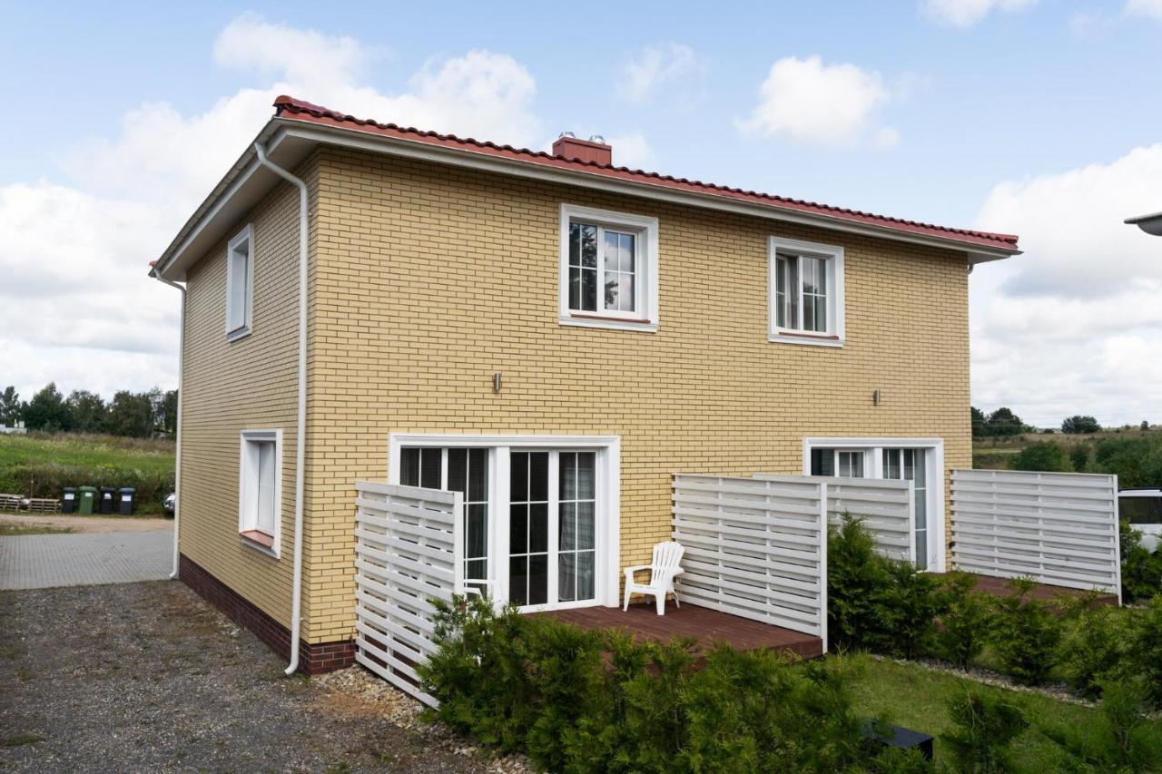 2 House Between Two Lakes VNO Exterior photo